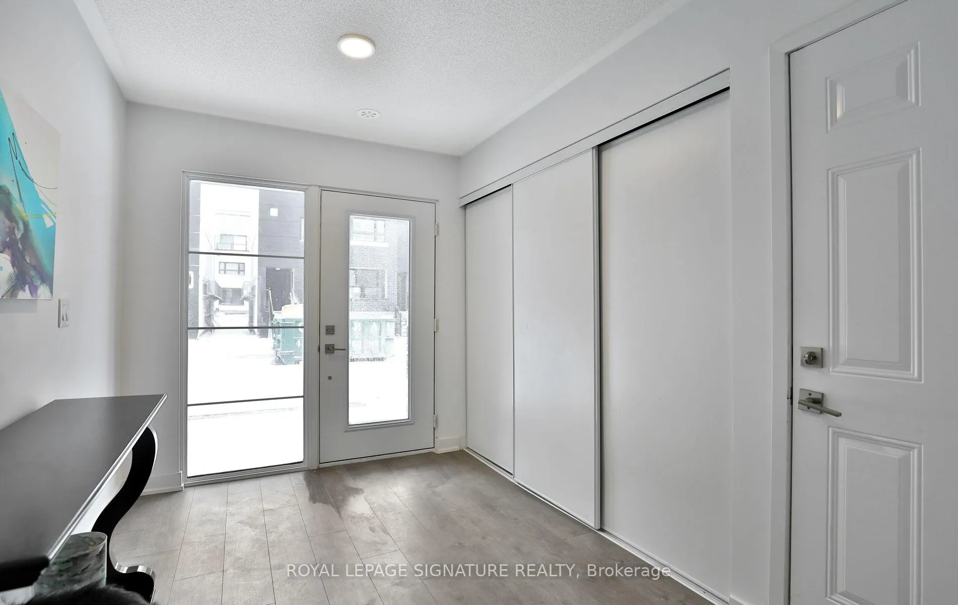 Photo 4 of Unit 3, 1121 Cooke Boulevard, Burlington, LaSalle — HOMEH