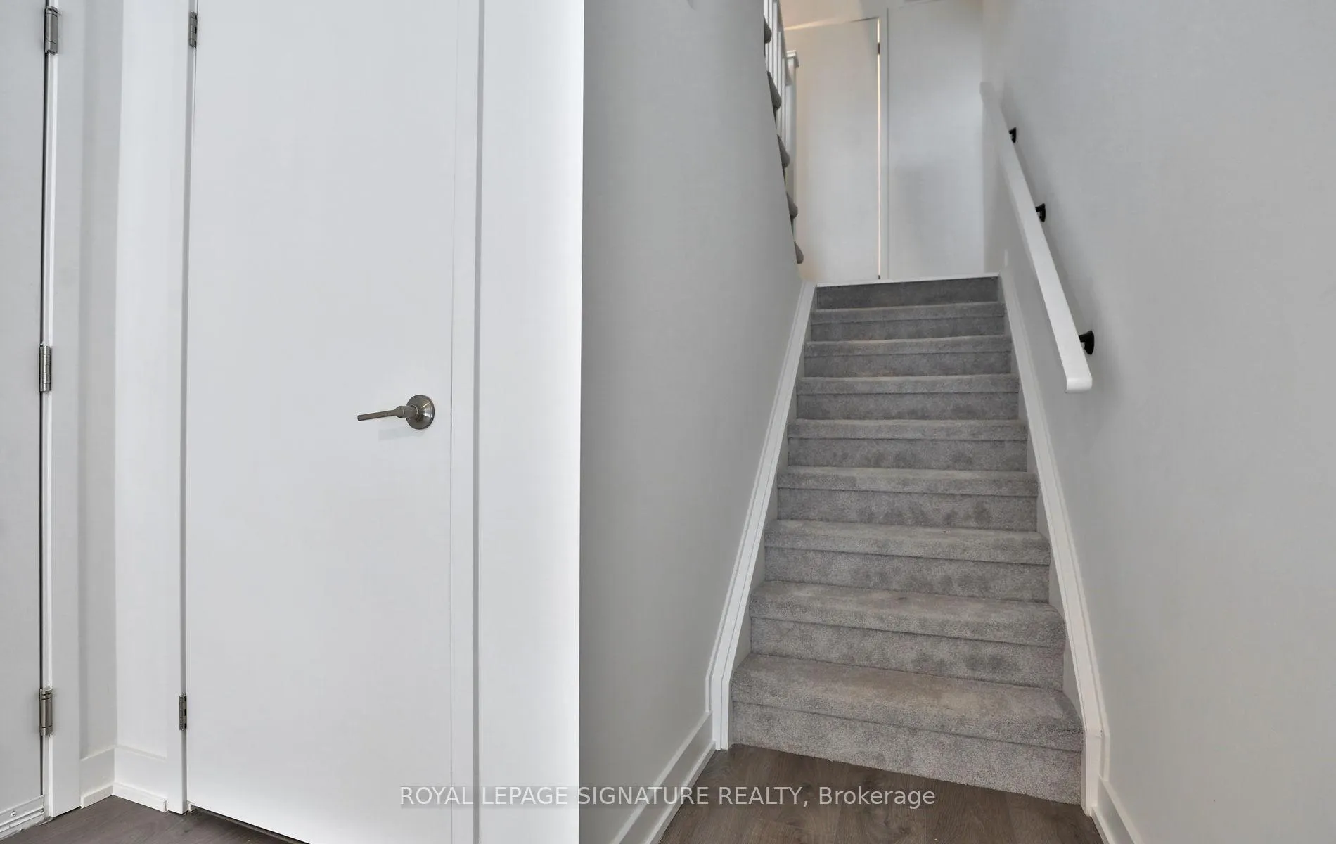 Photo 5 of Unit 3, 1121 Cooke Boulevard, Burlington, LaSalle — HOMEH
