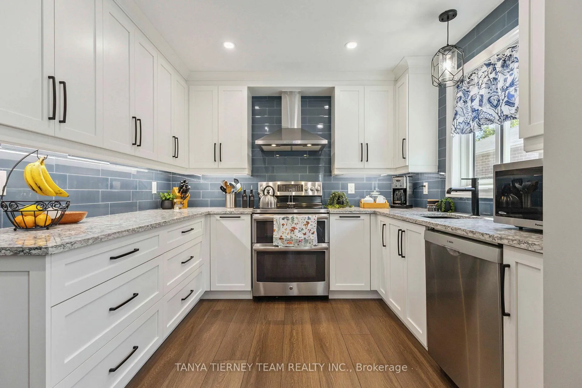 Photo 17 of 61 Abbeywood Crescent, Clarington, Courtice — HOMEH