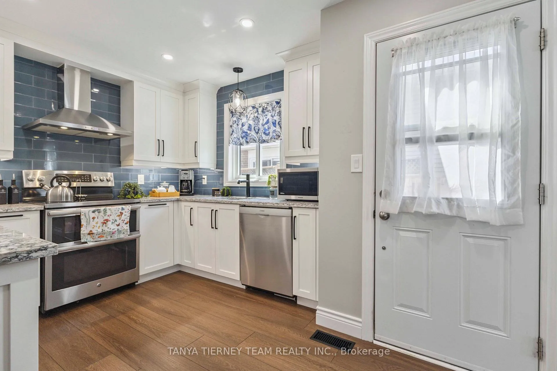 Photo 18 of 61 Abbeywood Crescent, Clarington, Courtice — HOMEH