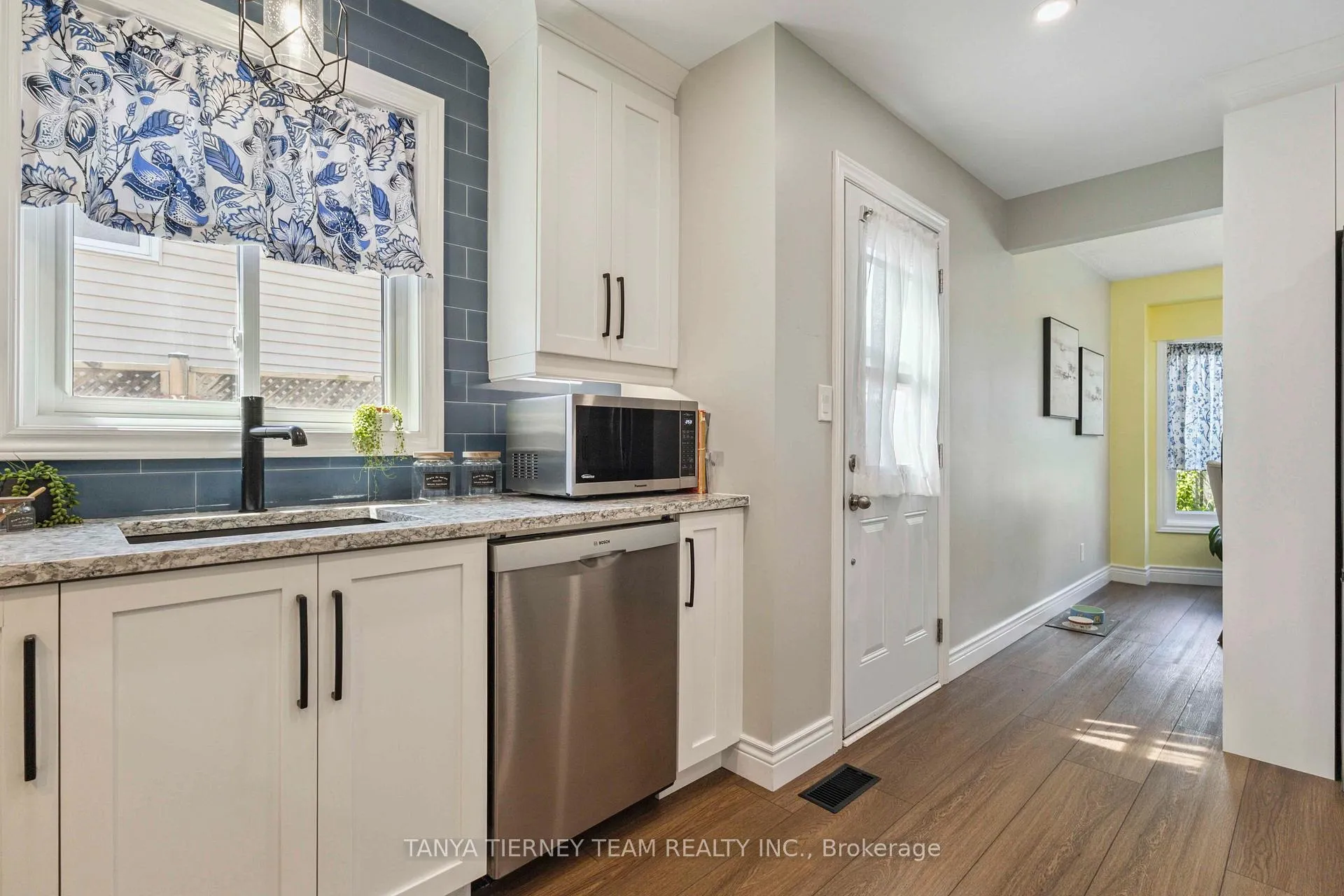 Photo 19 of 61 Abbeywood Crescent, Clarington, Courtice — HOMEH