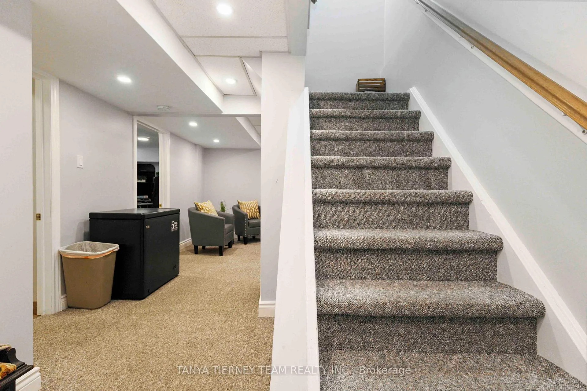 Photo 32 of 61 Abbeywood Crescent, Clarington, Courtice — HOMEH