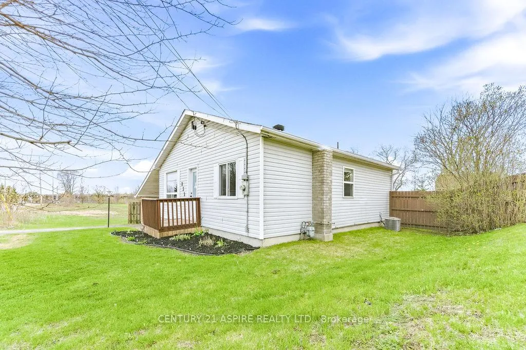 Photo 2 of 832 River Road, Pembroke — HOMEH