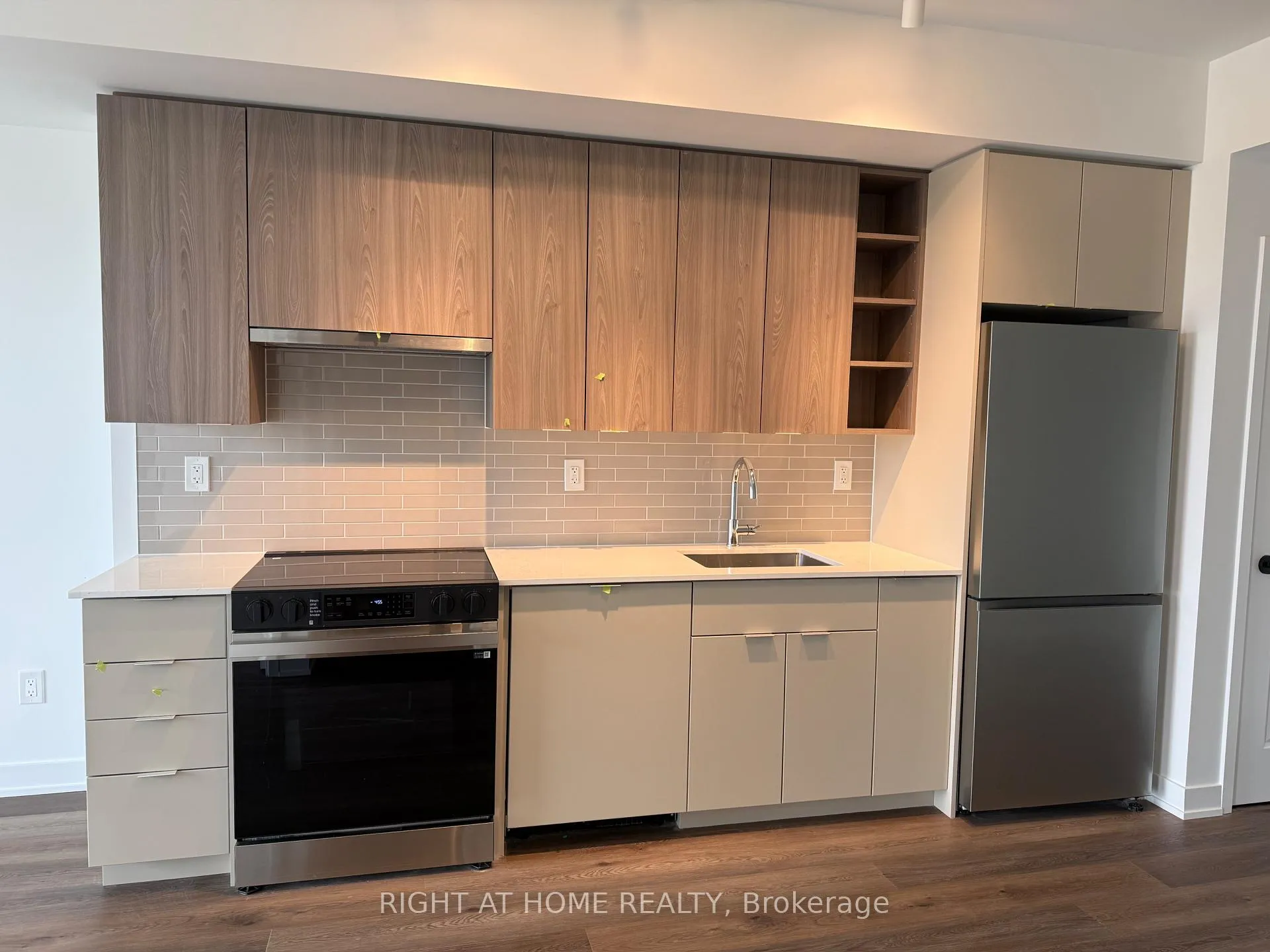 Photo 8 of Unit 1710, 2075 Lakeshore Road, Burlington, Brant — HOMEH