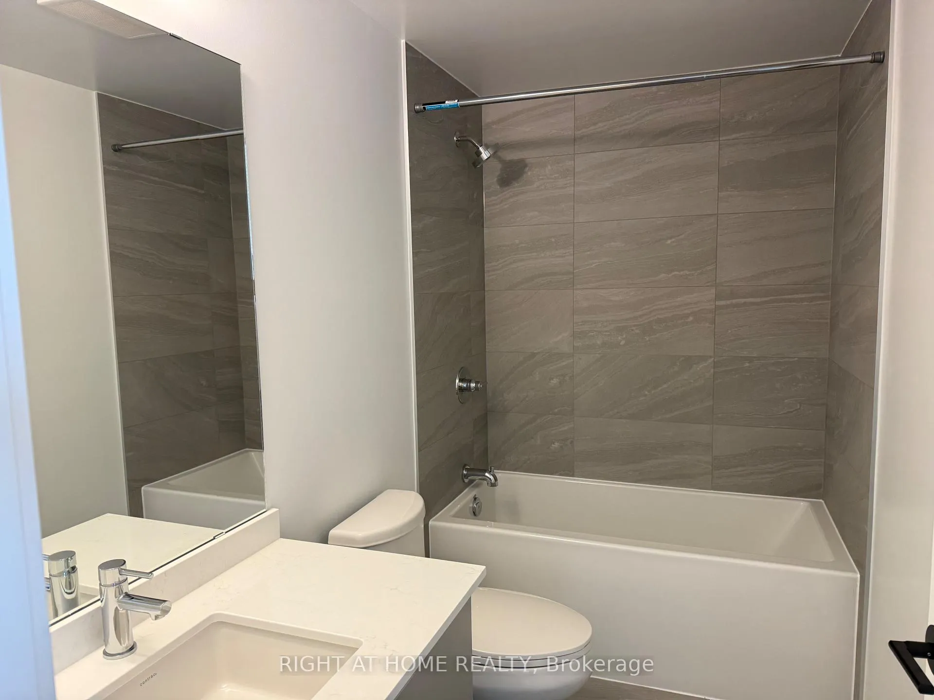Photo 14 of Unit 1710, 2075 Lakeshore Road, Burlington, Brant — HOMEH