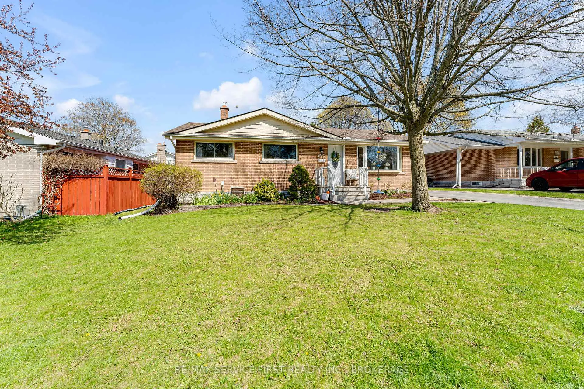 Photo 3 of 290 Glen Castle Road, Kingston, City Southwest — HOMEH