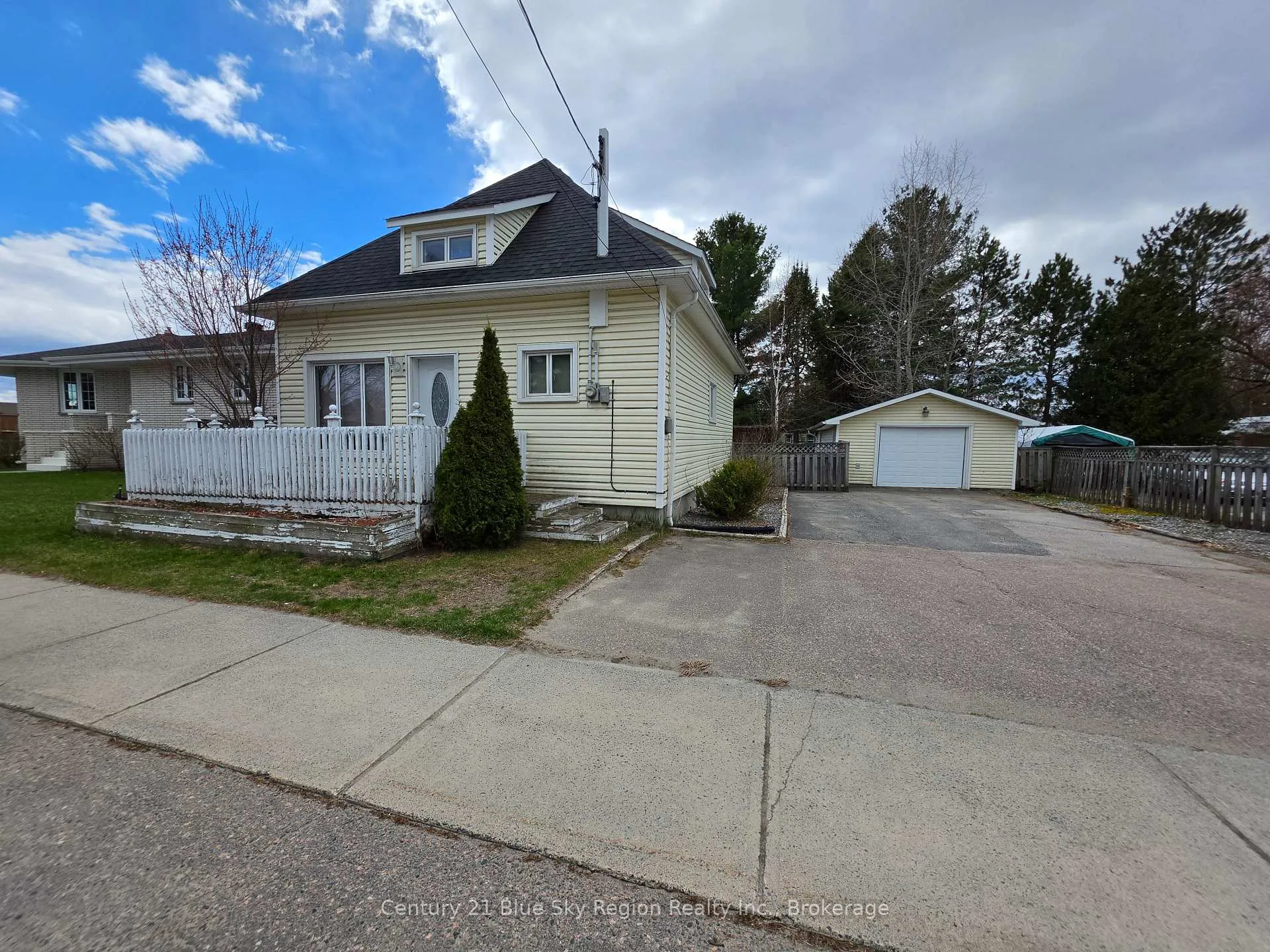 Photo 1 of 167 Cache Bay Road, West Nipissing, Sturgeon Falls — HOMEH