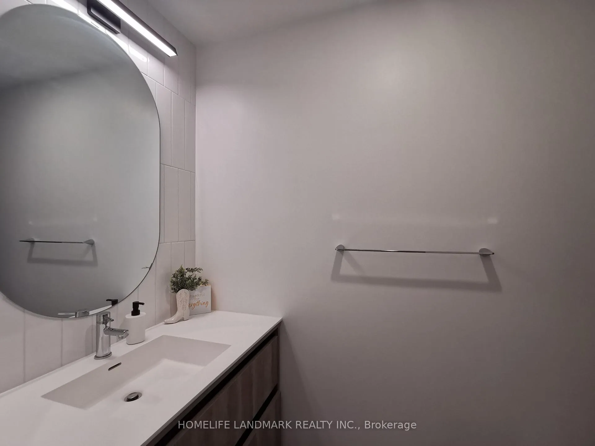 Photo 10 of Unit 1008, 8 Beverley Glen Boulevard, Vaughan, Beverley Glen — HOMEH
