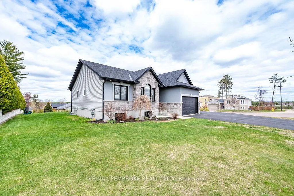 Photo 48 of 19 Nick Street, Petawawa — HOMEH