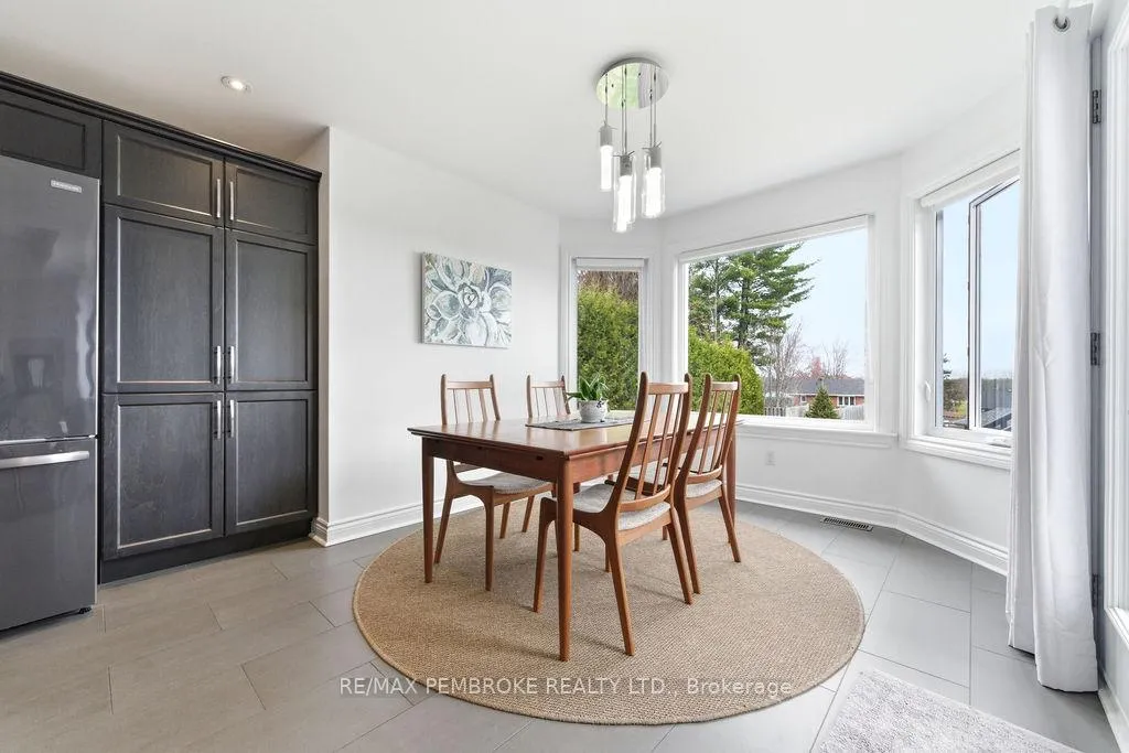 Photo 12 of 19 Nick Street, Petawawa — HOMEH