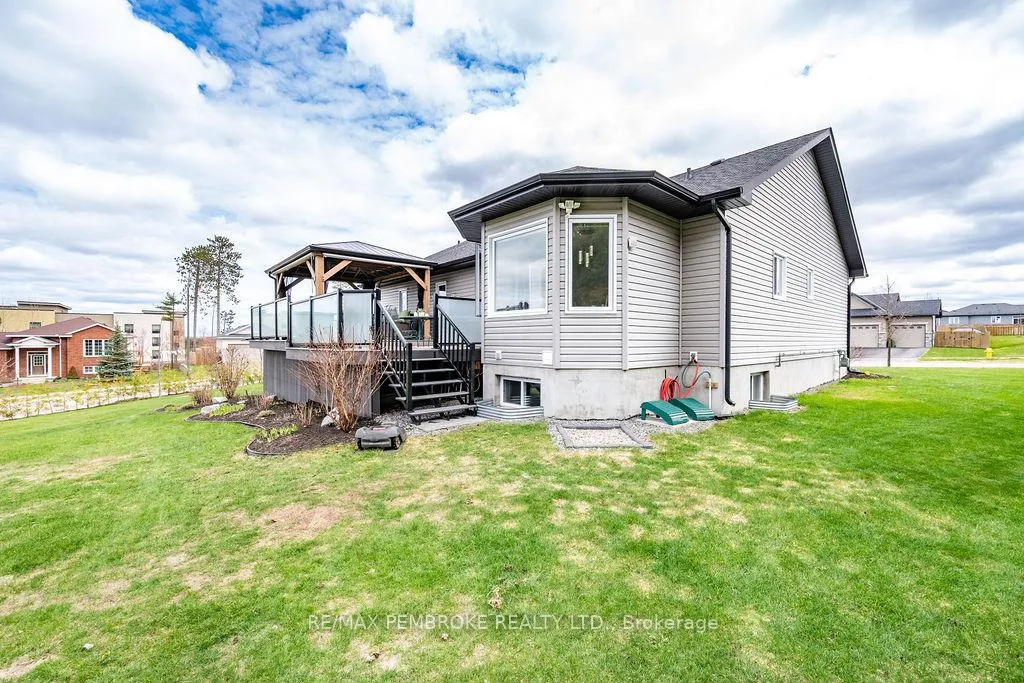 Photo 51 of 19 Nick Street, Petawawa — HOMEH