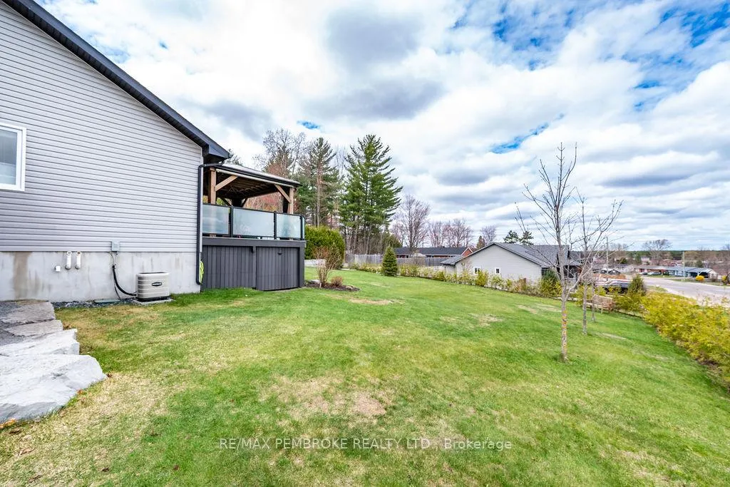 Photo 52 of 19 Nick Street, Petawawa — HOMEH