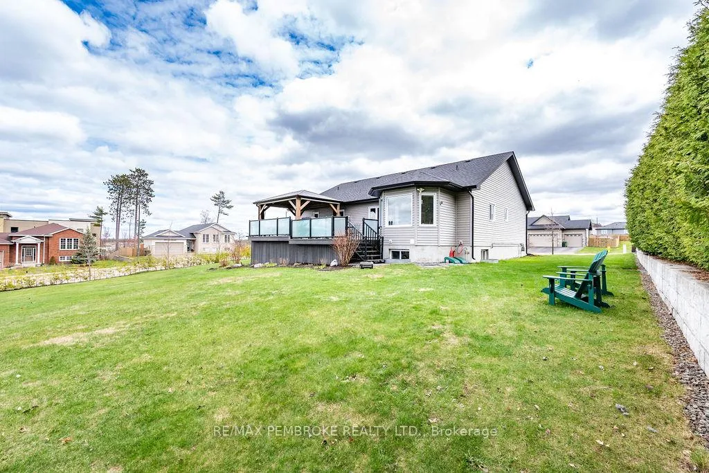Photo 53 of 19 Nick Street, Petawawa — HOMEH