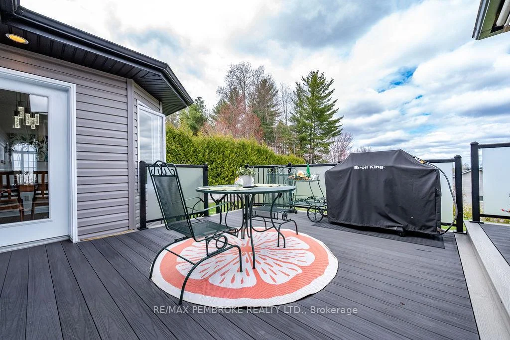 Photo 60 of 19 Nick Street, Petawawa — HOMEH