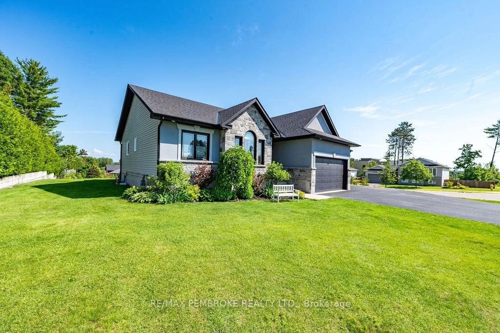 Photo 36 of 19 Nick Street, Petawawa — HOMEH