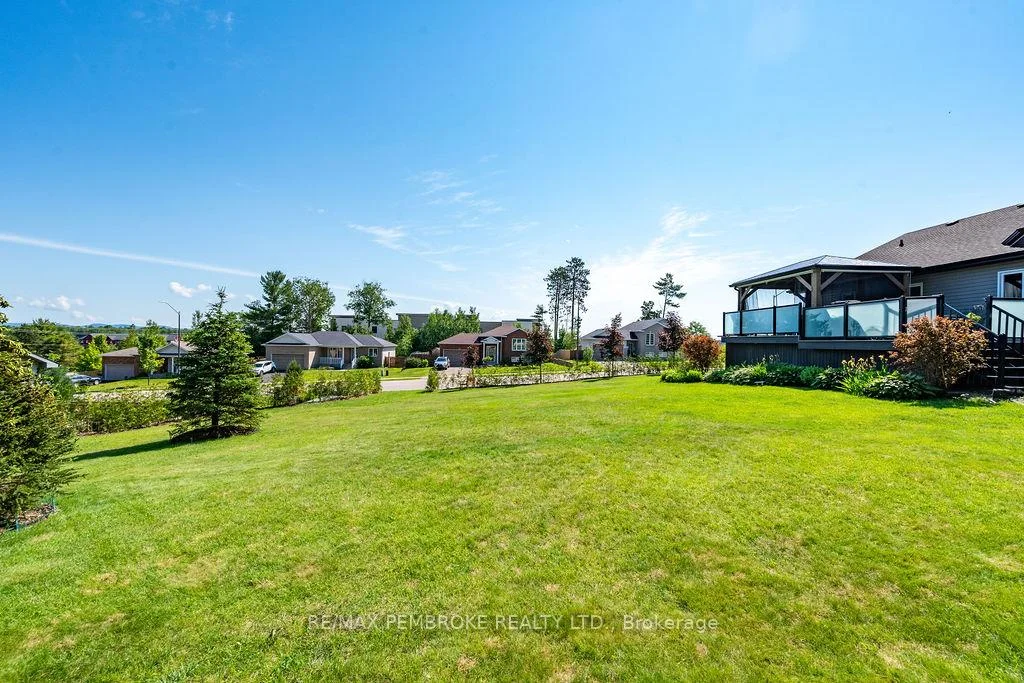Photo 40 of 19 Nick Street, Petawawa — HOMEH