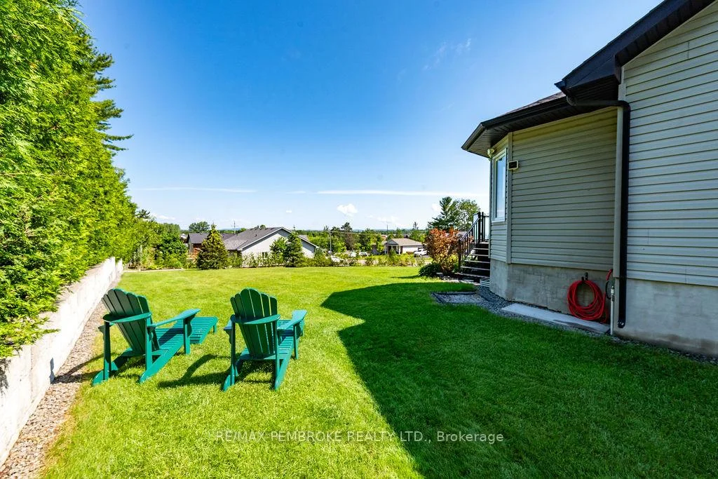 Photo 41 of 19 Nick Street, Petawawa — HOMEH