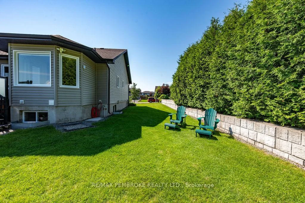 Photo 42 of 19 Nick Street, Petawawa — HOMEH