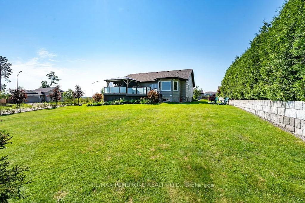 Photo 43 of 19 Nick Street, Petawawa — HOMEH