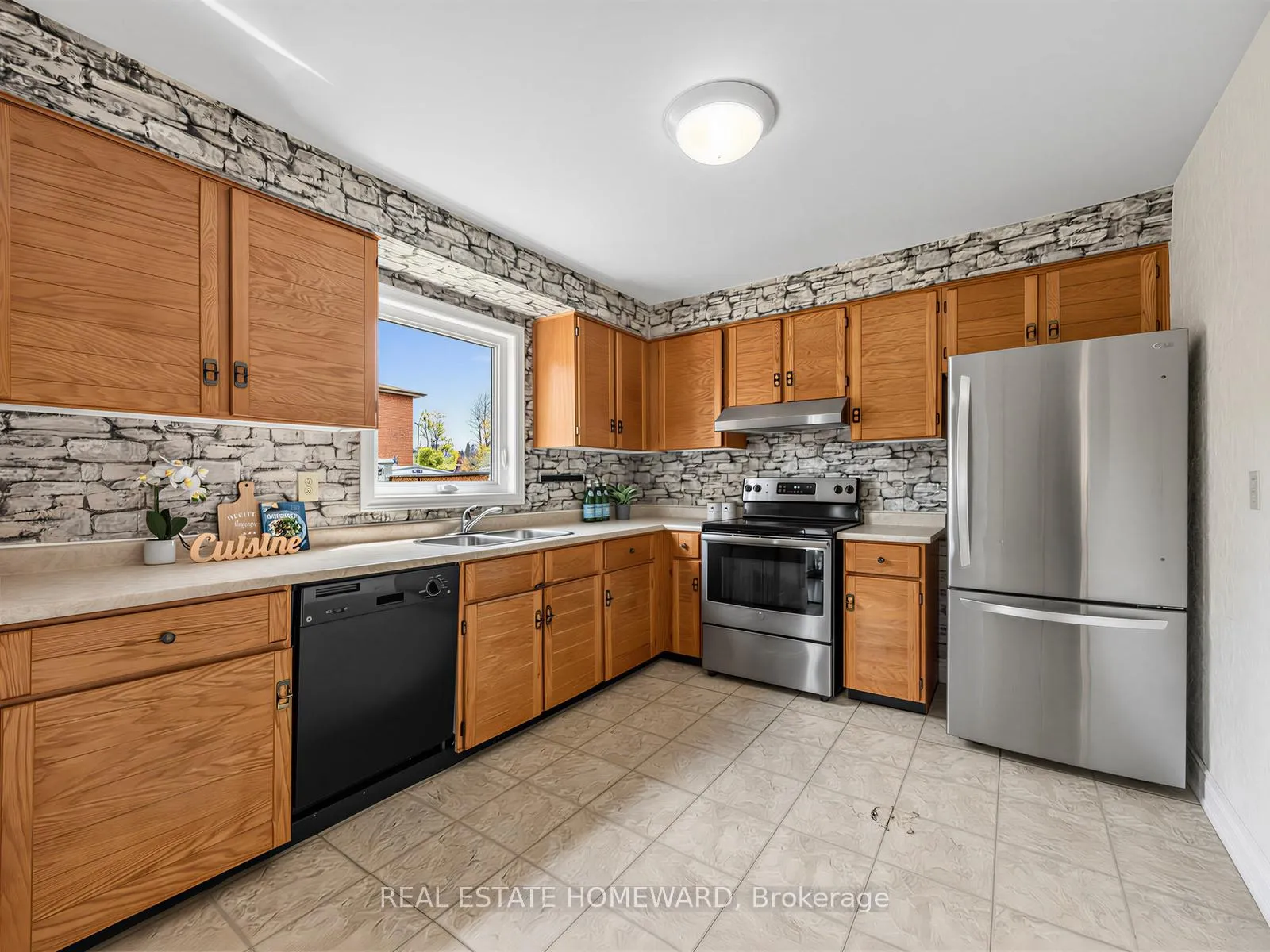 Photo 7 of 77 Bendamere Crescent, Markham, Raymerville — HOMEH