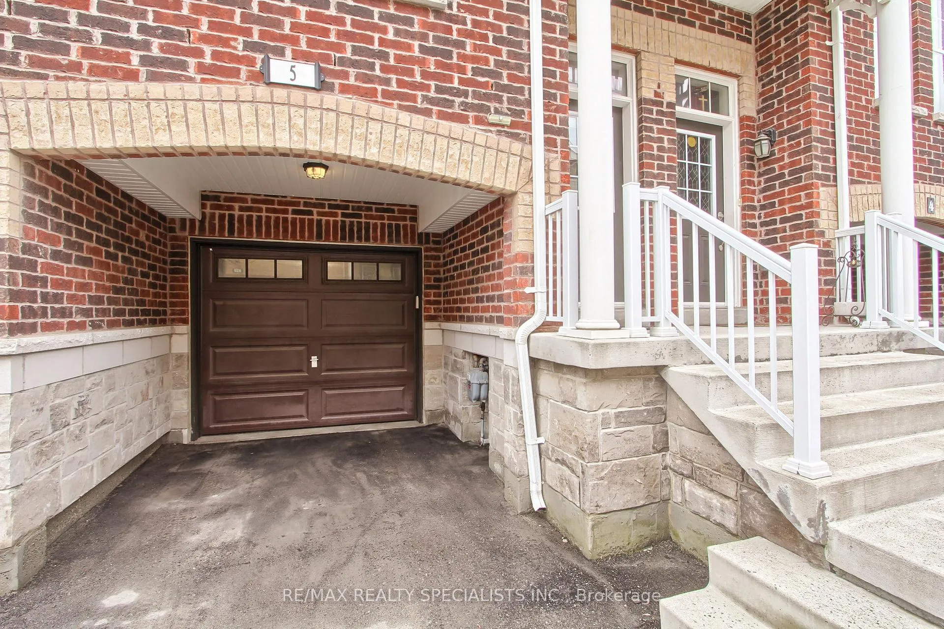 Photo 3 of Unit 5, 10 Porter Avenue W, Vaughan, West Woodbridge — HOMEH