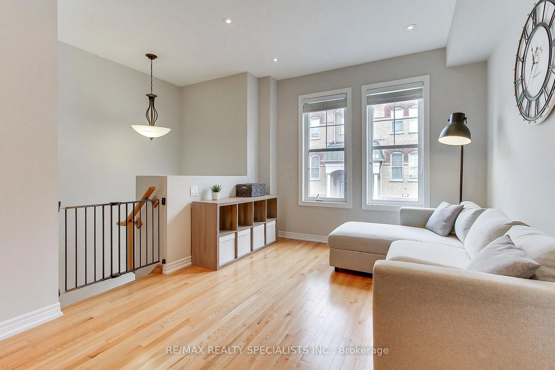Photo 7 of Unit 5, 10 Porter Avenue W, Vaughan, West Woodbridge — HOMEH