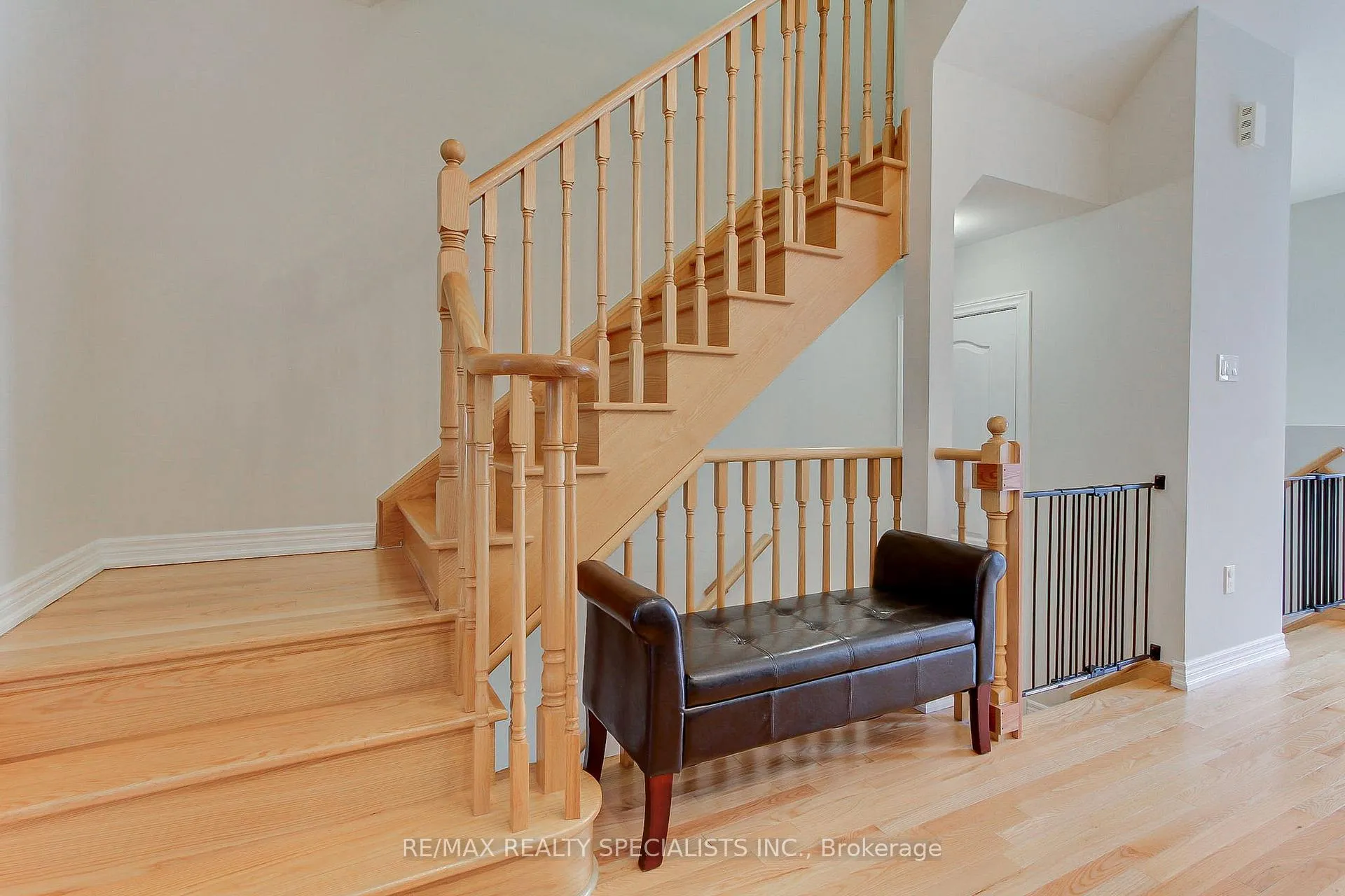 Photo 13 of Unit 5, 10 Porter Avenue W, Vaughan, West Woodbridge — HOMEH