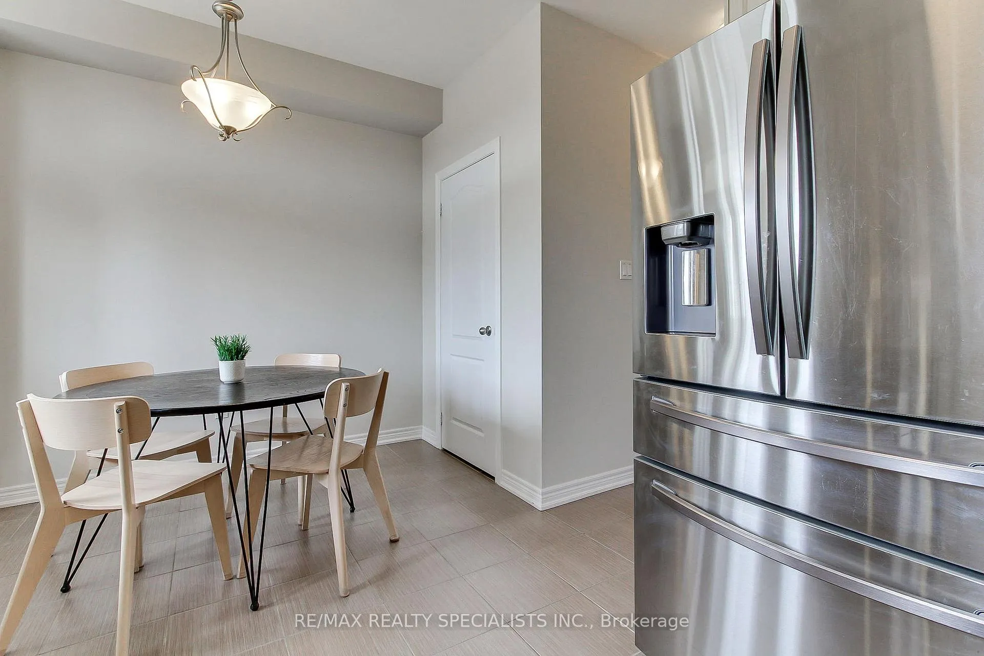 Photo 17 of Unit 5, 10 Porter Avenue W, Vaughan, West Woodbridge — HOMEH