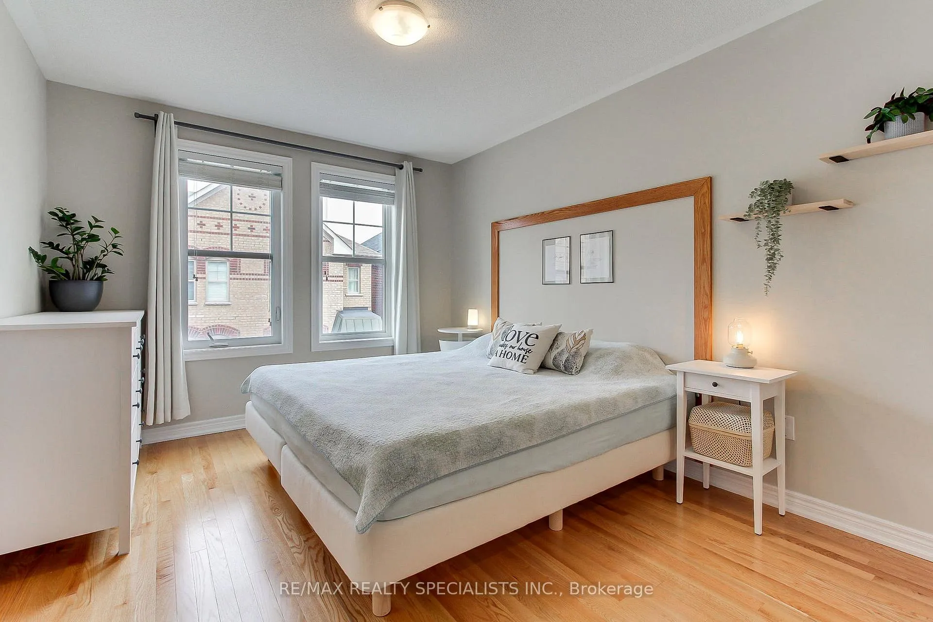 Photo 24 of Unit 5, 10 Porter Avenue W, Vaughan, West Woodbridge — HOMEH