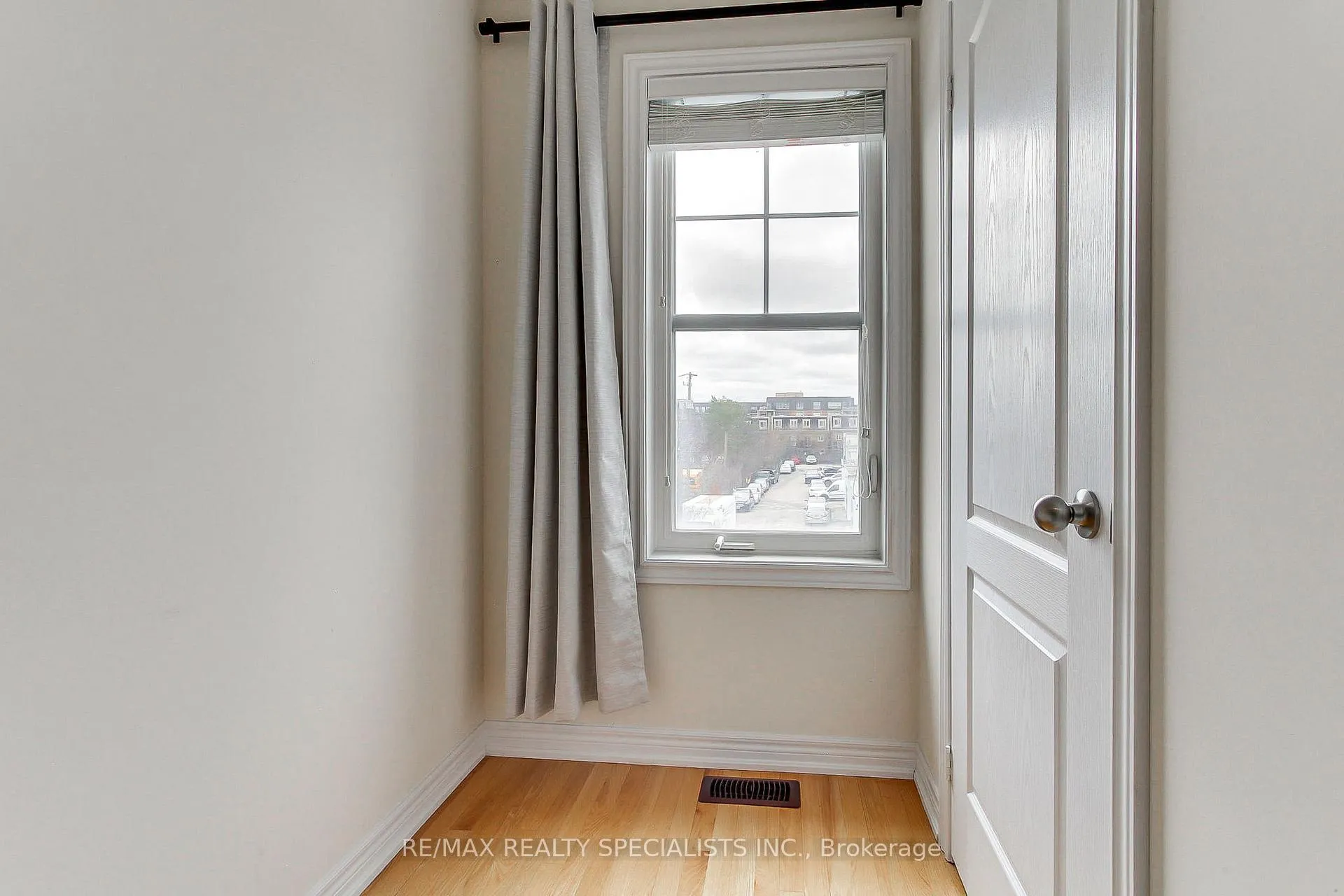Photo 37 of Unit 5, 10 Porter Avenue W, Vaughan, West Woodbridge — HOMEH