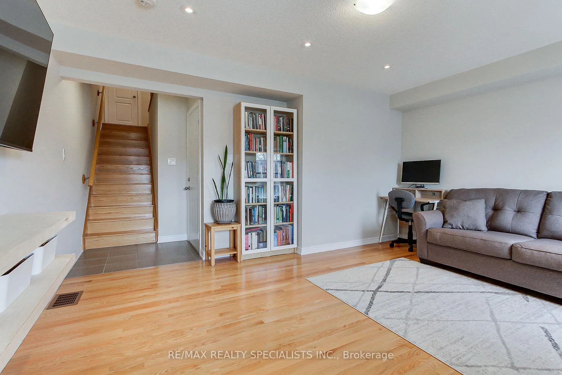 Photo 43 of Unit 5, 10 Porter Avenue W, Vaughan, West Woodbridge — HOMEH
