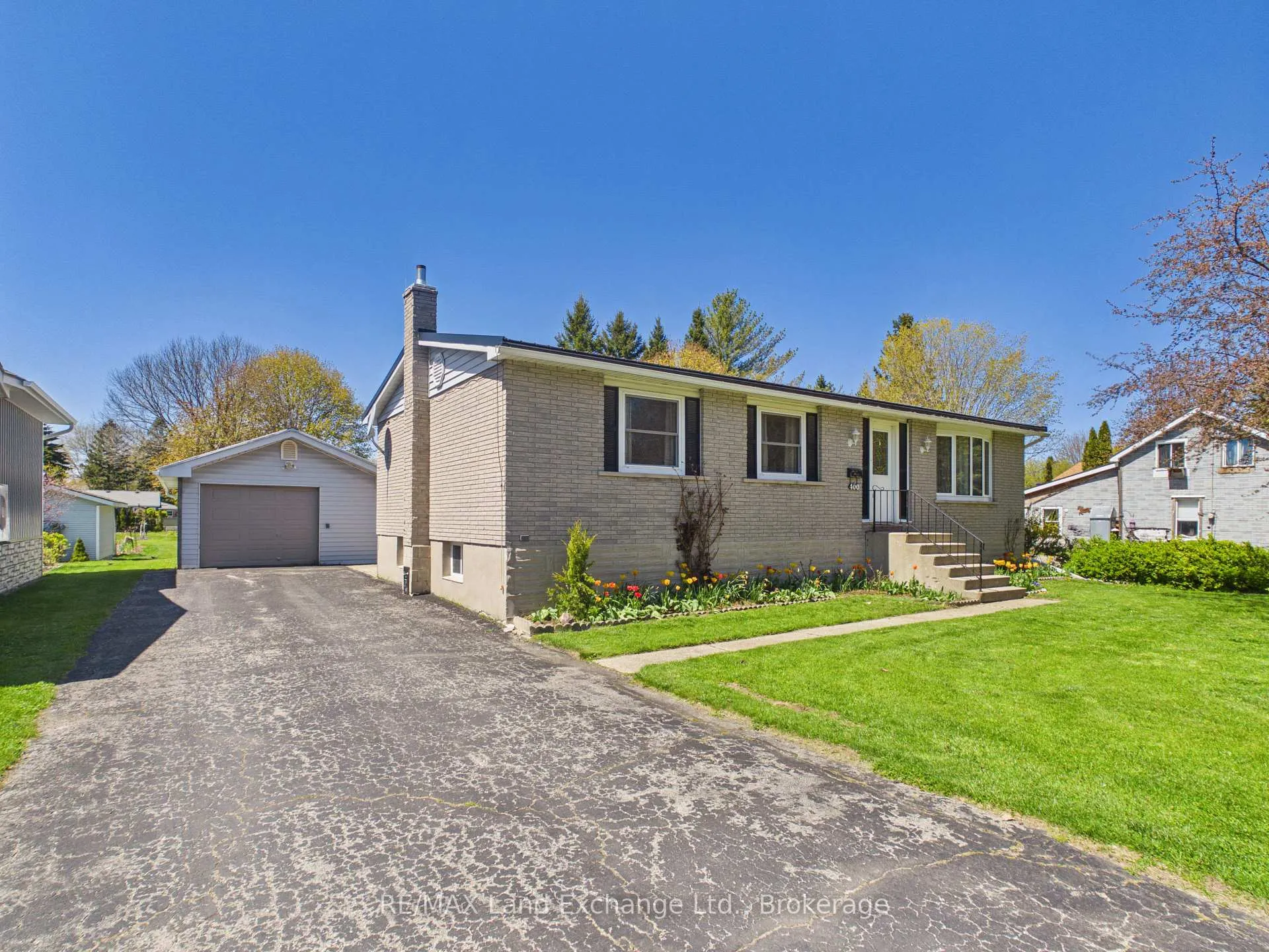 Photo 1 of 400 Adelaide Street, Kincardine — HOMEH