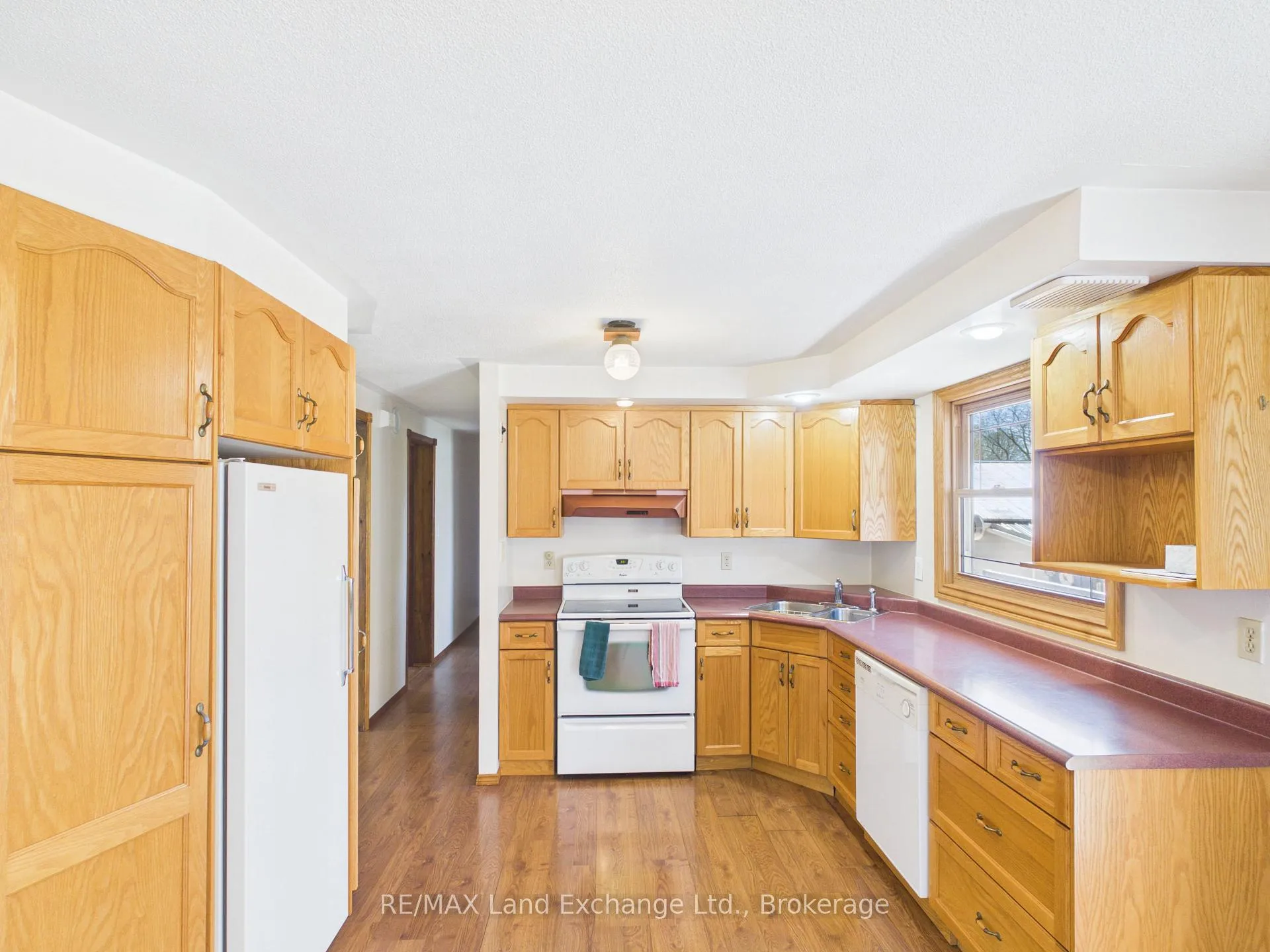 Photo 4 of 400 Adelaide Street, Kincardine — HOMEH