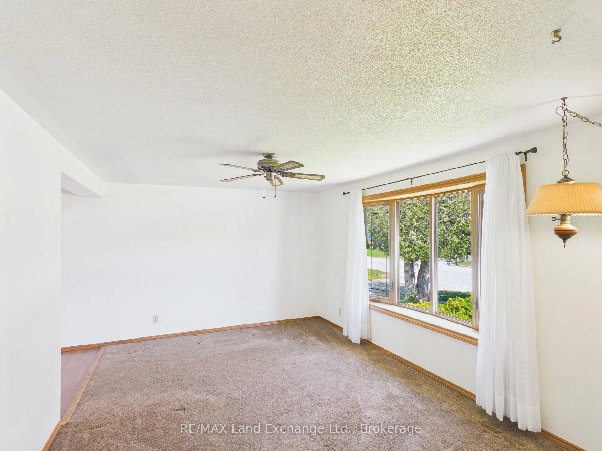 Photo 6 of 400 Adelaide Street, Kincardine — HOMEH