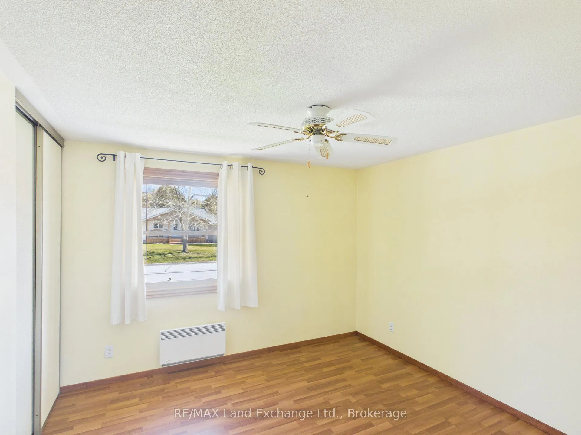 Photo 11 of 400 Adelaide Street, Kincardine — HOMEH