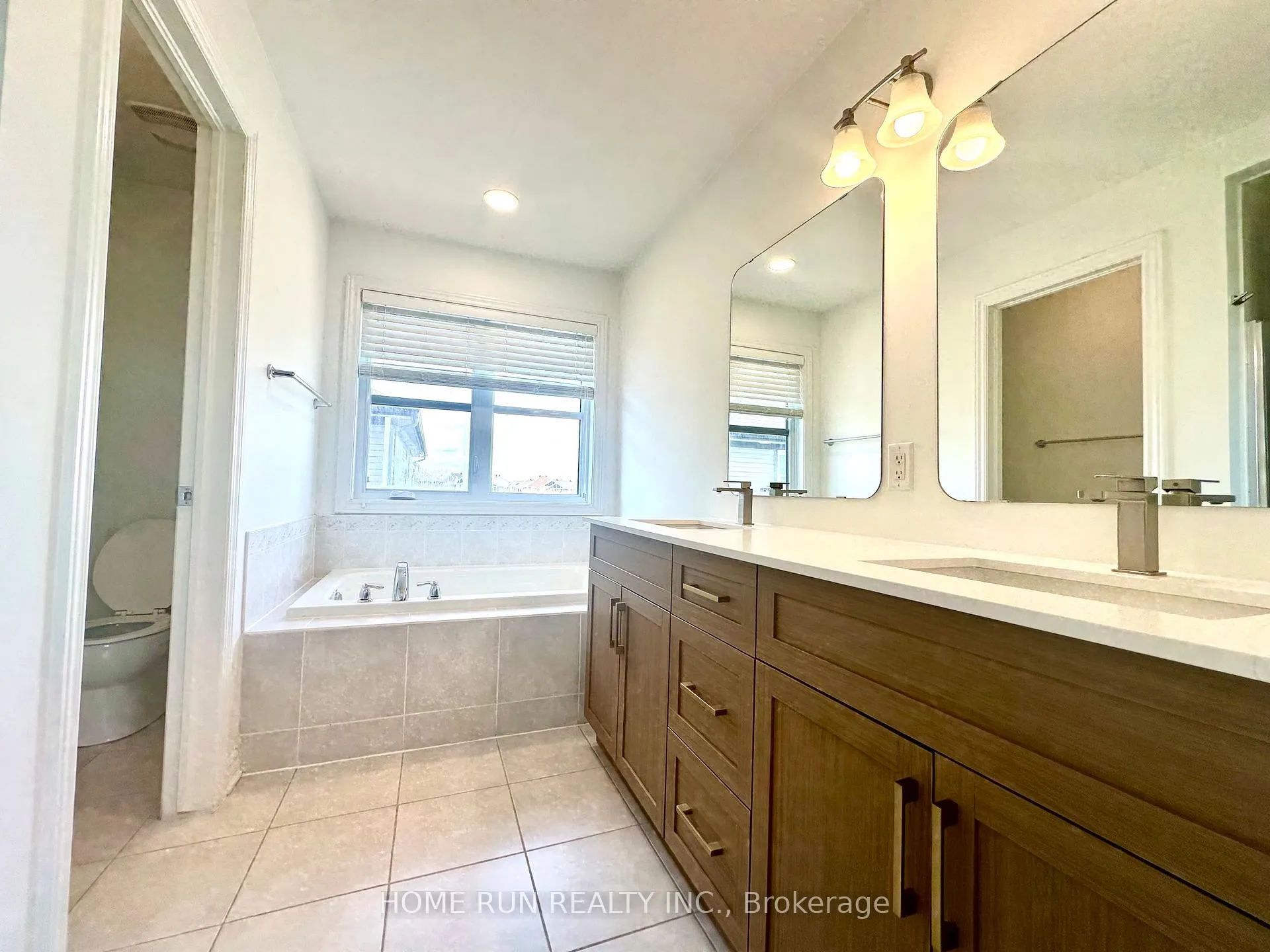 Photo 9 of 116 Watershield Ridge, Ottawa, Barrhaven - Longfields — HOMEH