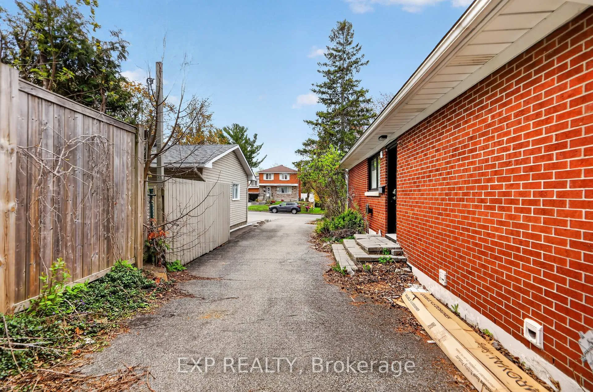 Photo 4 of 1255 Evans Boulevard N, Ottawa, Alta Vista — HOMEH