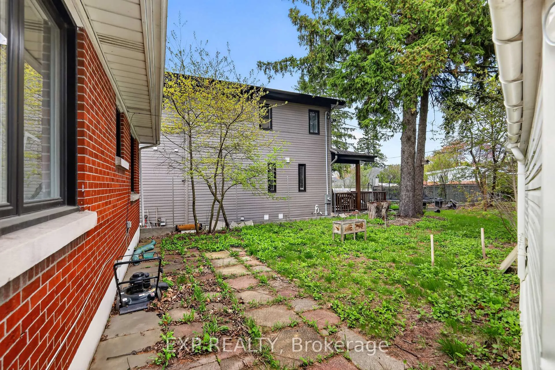 Photo 13 of 1255 Evans Boulevard N, Ottawa, Alta Vista — HOMEH