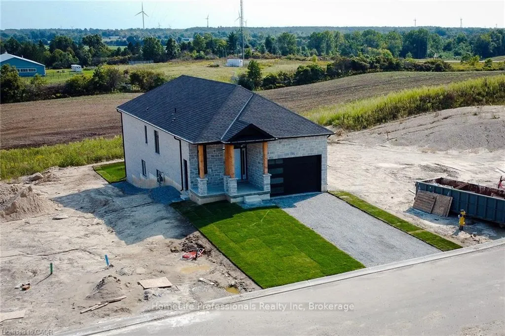 Photo 5 of 137 Pike Creek Drive, Haldimand — HOMEH