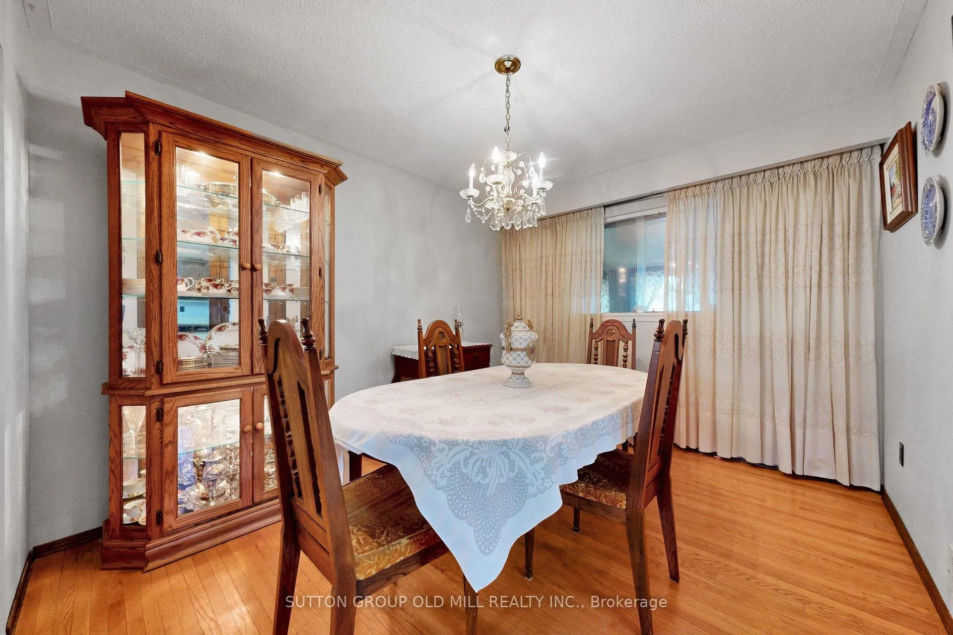 Photo 9 of 659 Balmoral Drive, Brampton, Southgate — HOMEH
