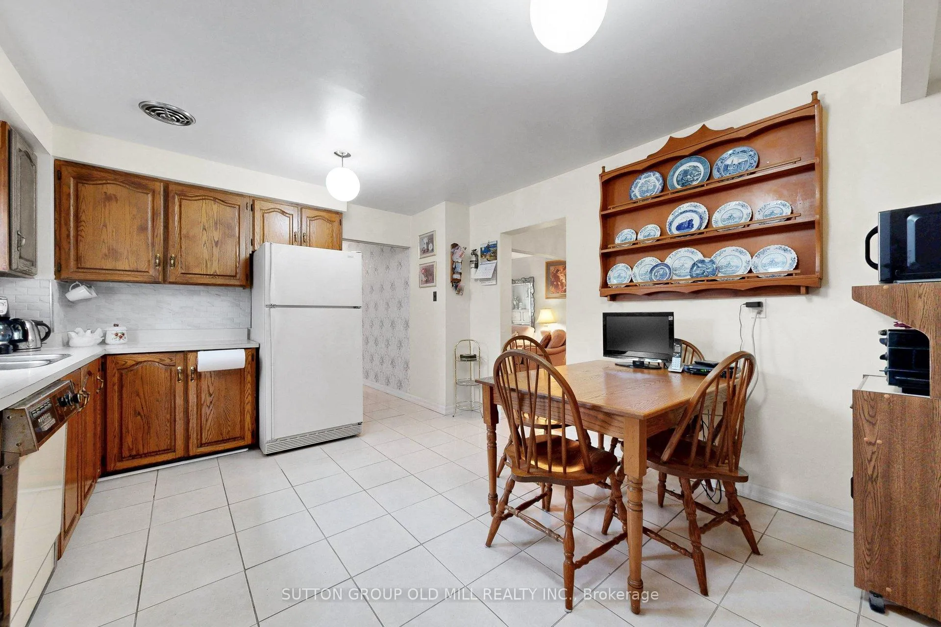 Photo 12 of 659 Balmoral Drive, Brampton, Southgate — HOMEH