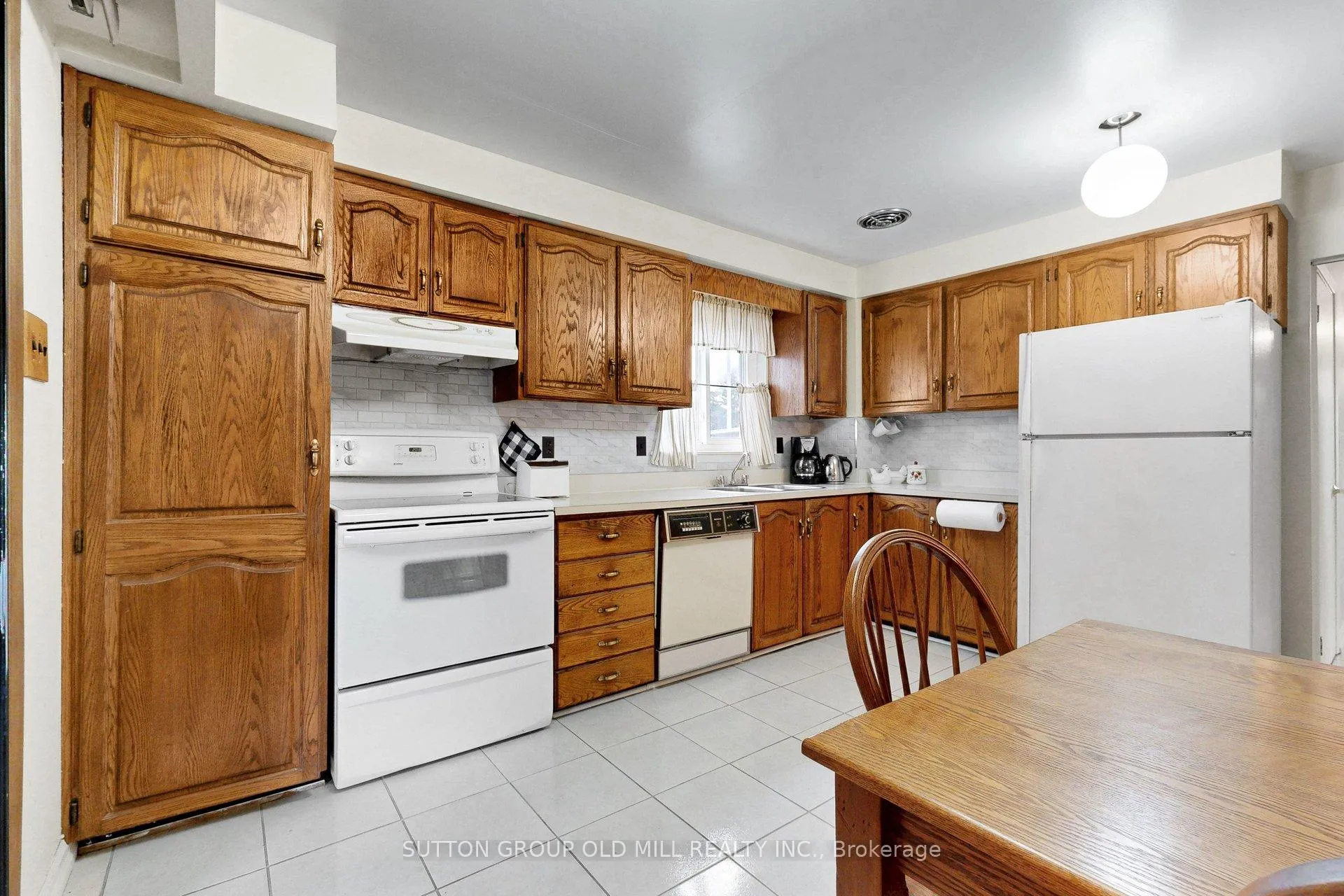 Photo 13 of 659 Balmoral Drive, Brampton, Southgate — HOMEH