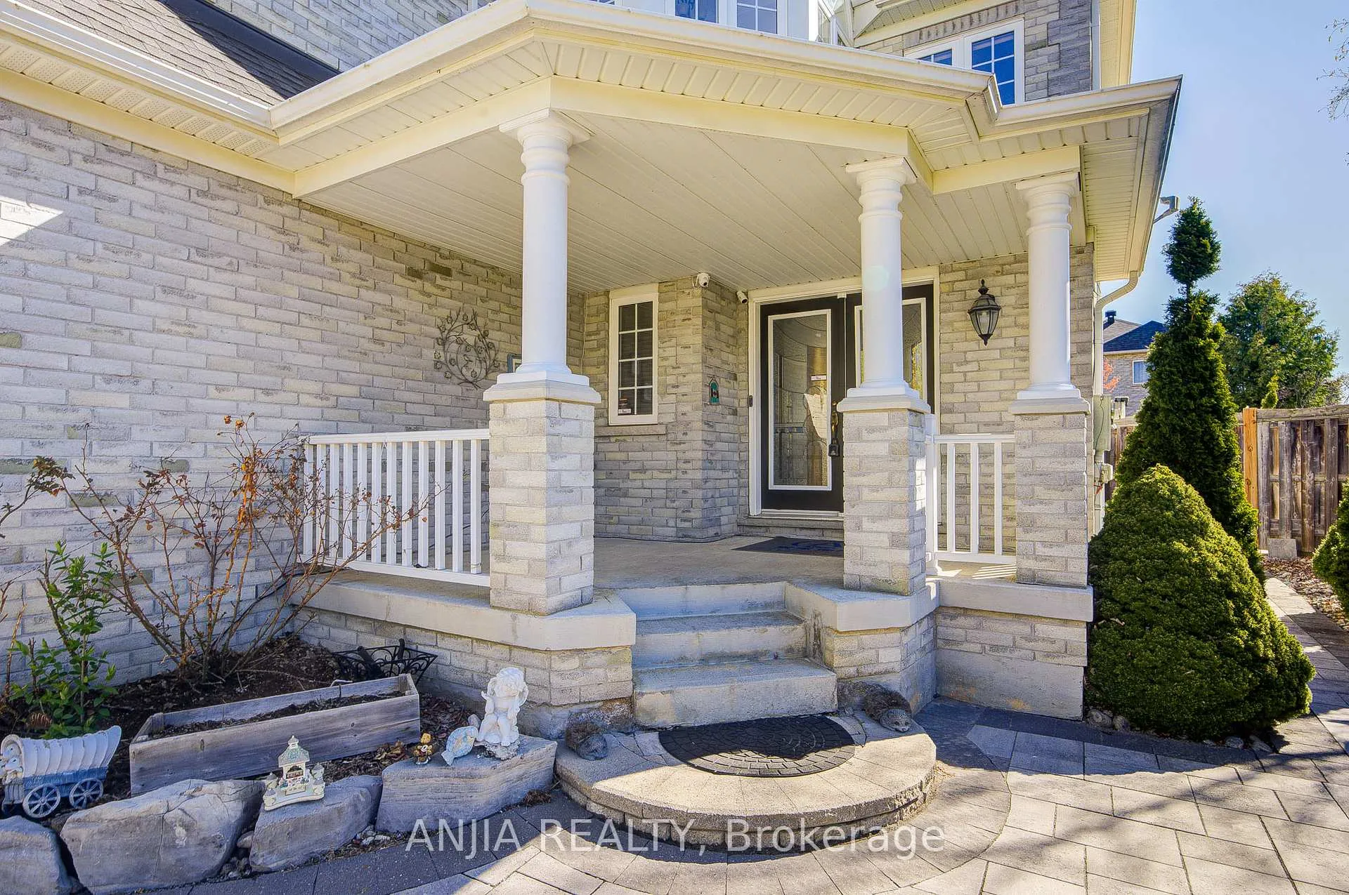 Photo 4 of 78 Hollylane Drive, Markham, Berczy — HOMEH