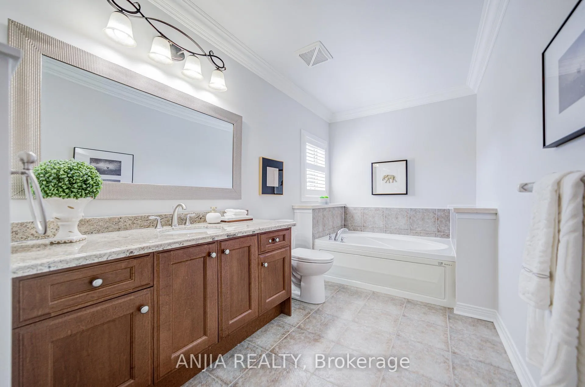 Photo 31 of 78 Hollylane Drive, Markham, Berczy — HOMEH