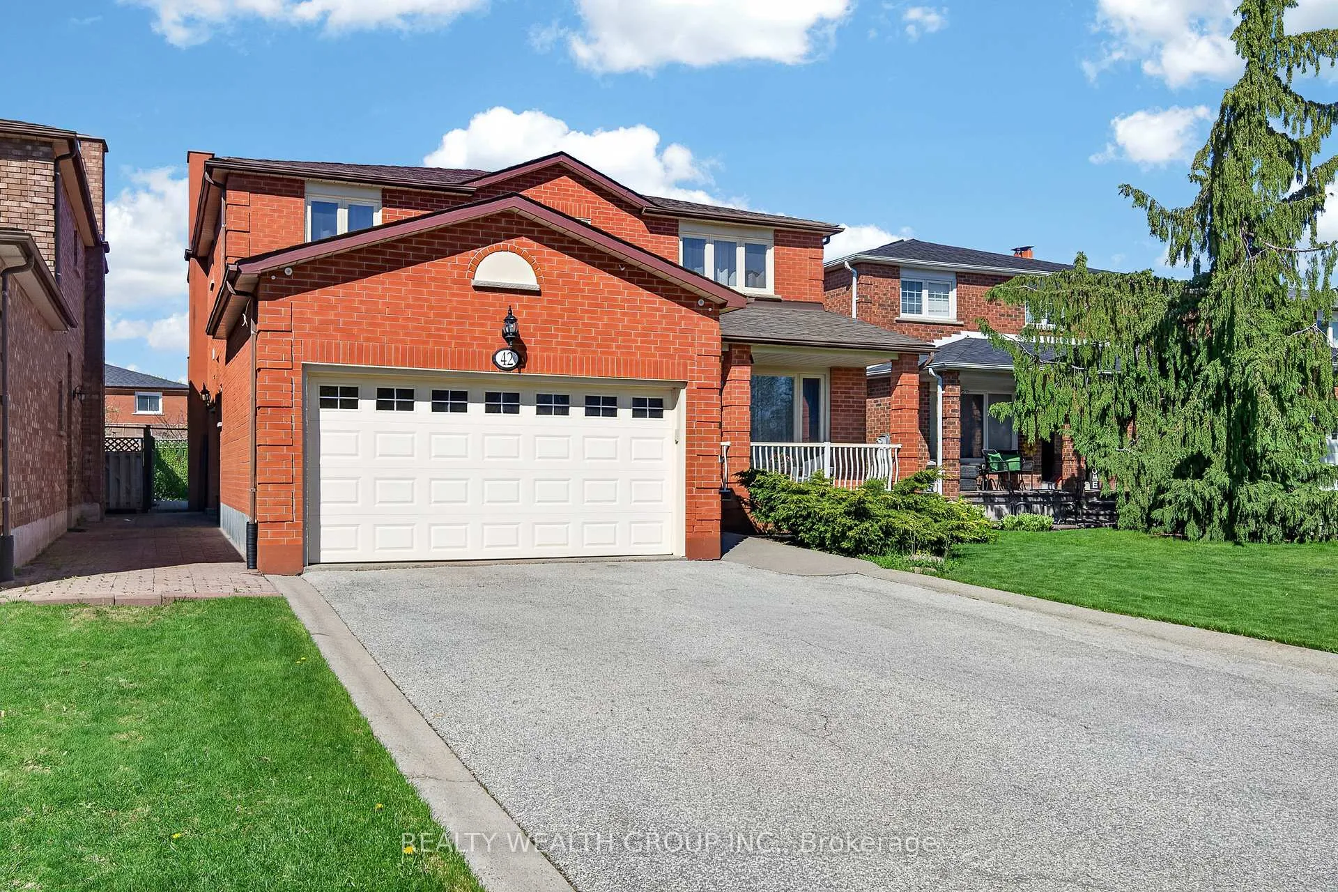 Photo 2 of 42 Cherhill Drive, Vaughan, Maple — HOMEH