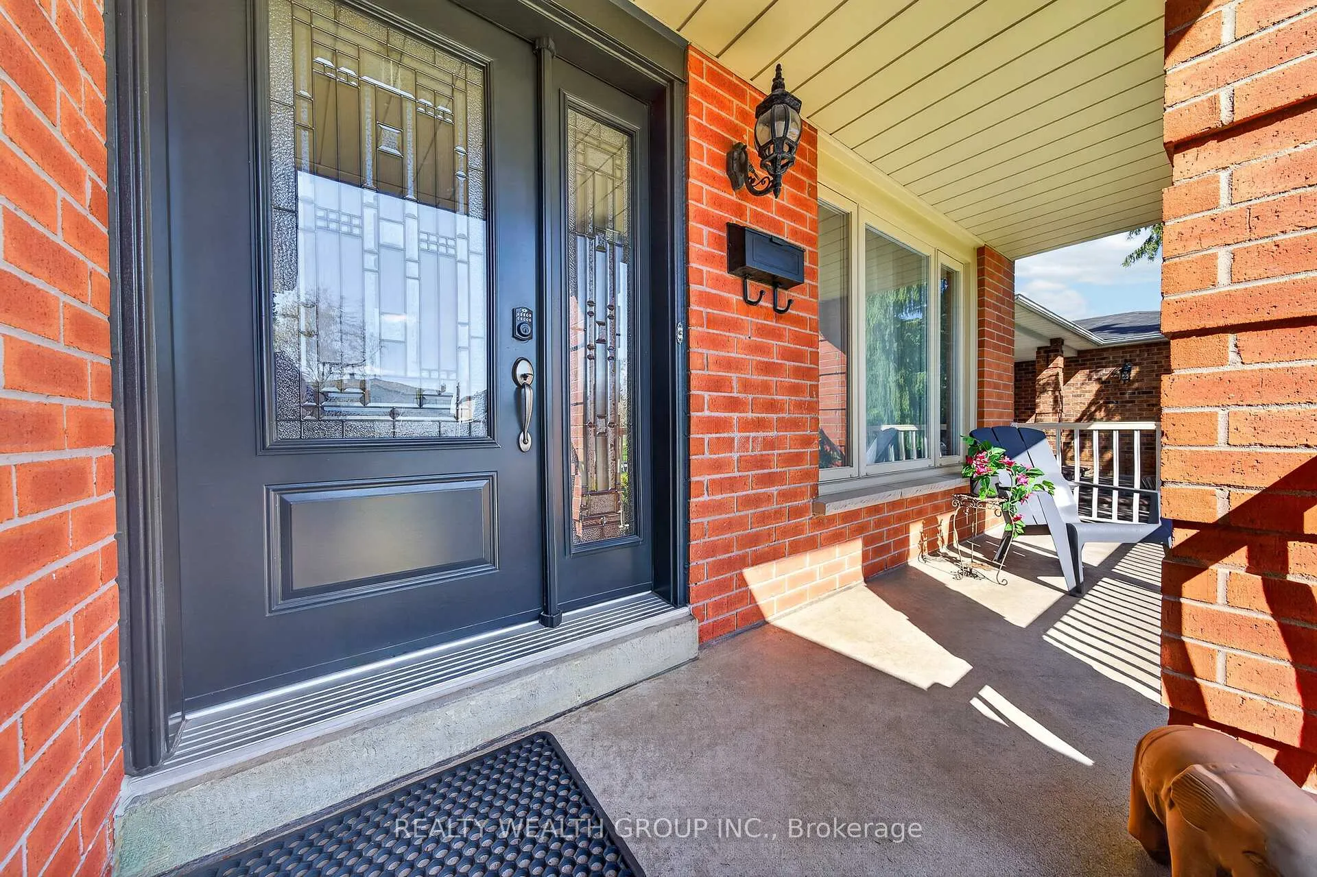 Photo 4 of 42 Cherhill Drive, Vaughan, Maple — HOMEH