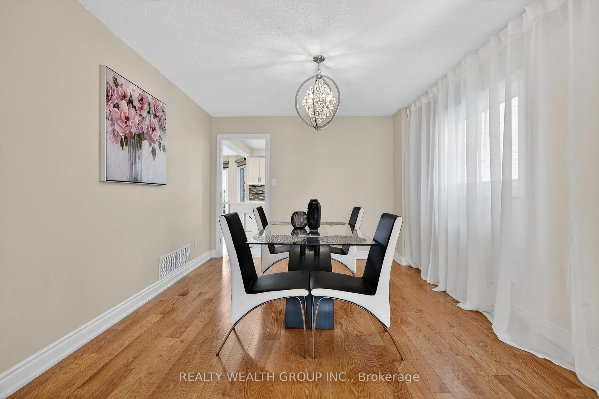 Photo 7 of 42 Cherhill Drive, Vaughan, Maple — HOMEH