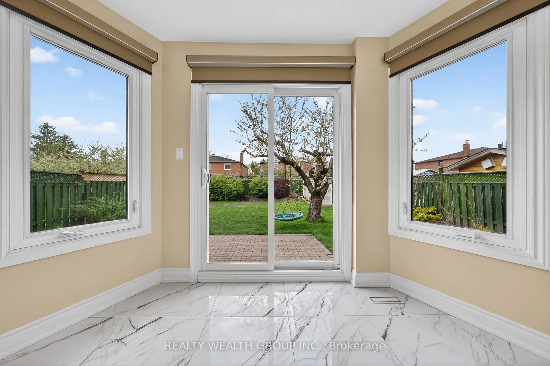 Photo 16 of 42 Cherhill Drive, Vaughan, Maple — HOMEH