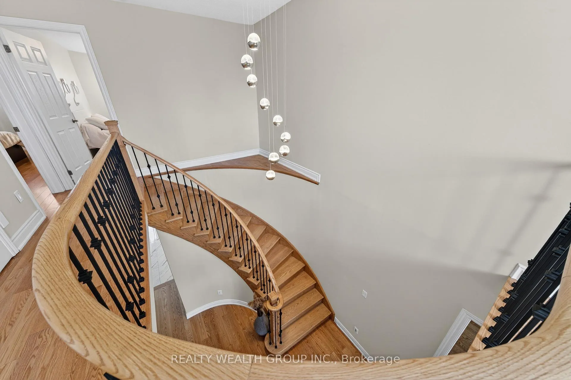 Photo 17 of 42 Cherhill Drive, Vaughan, Maple — HOMEH
