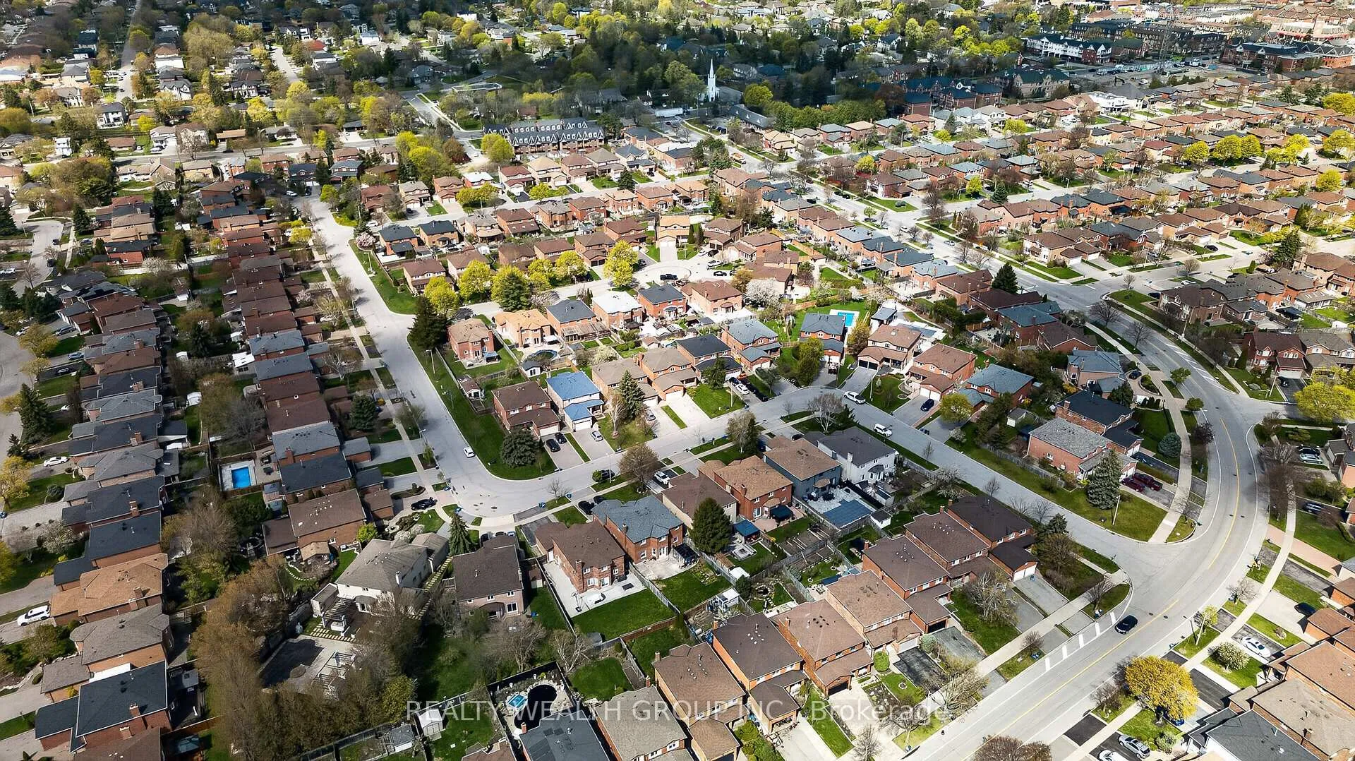 Photo 37 of 42 Cherhill Drive, Vaughan, Maple — HOMEH